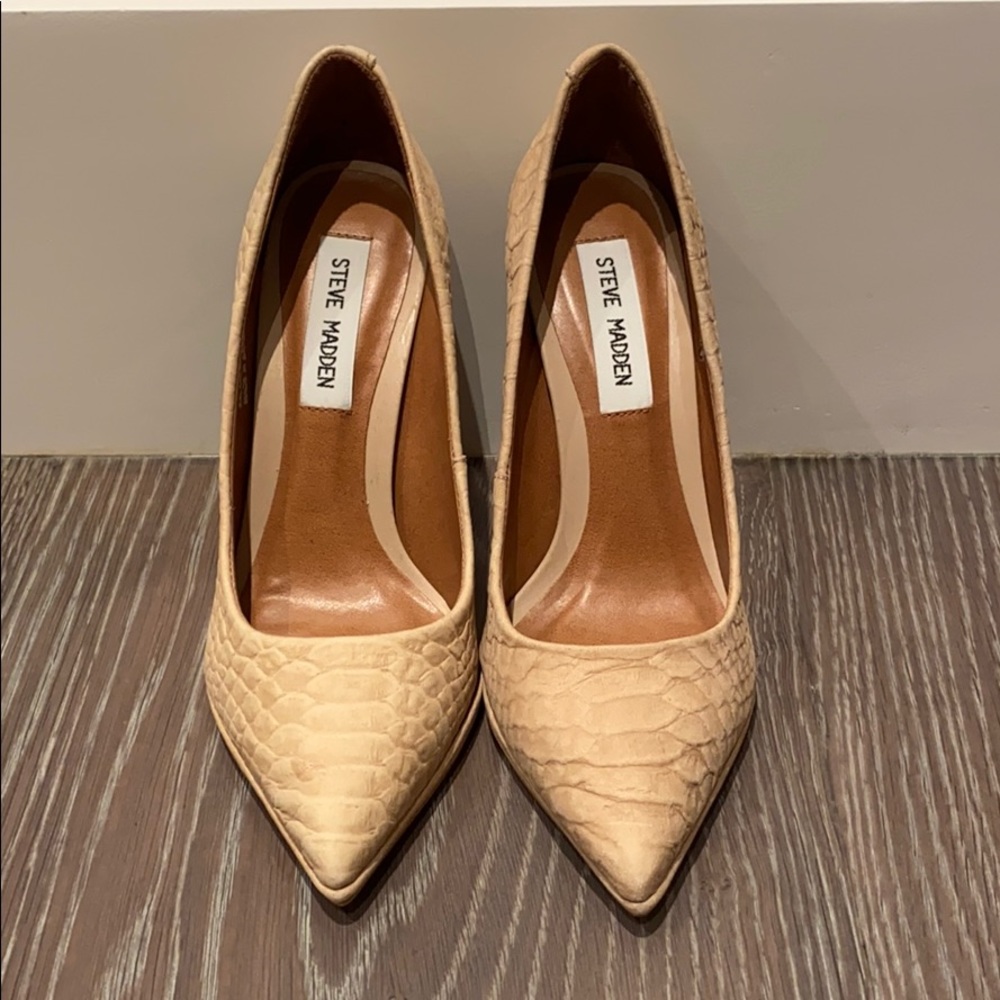 Snakeskin Print Cream Leather Heels Never Worn